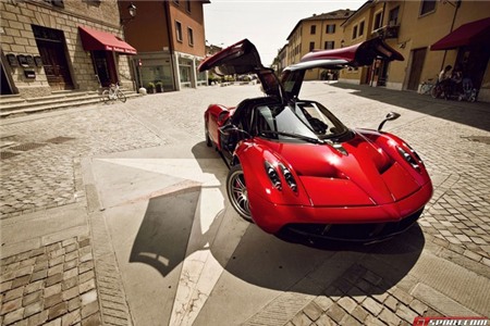 “Thần gió” Pagani Huayra chính thức “cháy hàng”