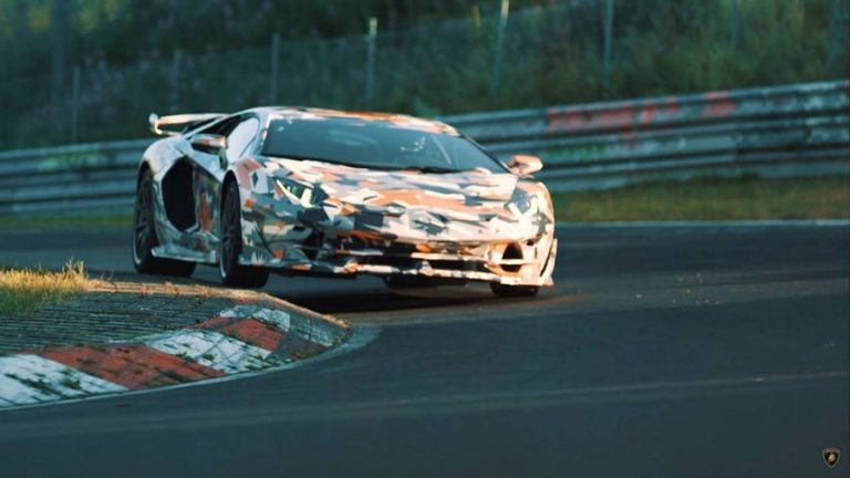 Lamborghini giành lại kỷ lục đường đua Nurburgring với Aventador SVJ với 6 phút 44,97 giây