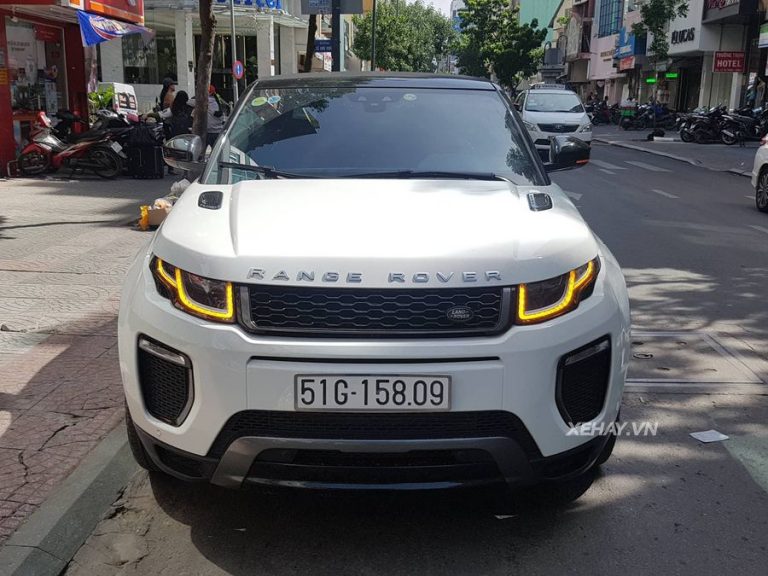 Bắt gặp Range Rover Evoque Convertible “lang thang” trên phố Sài Gòn