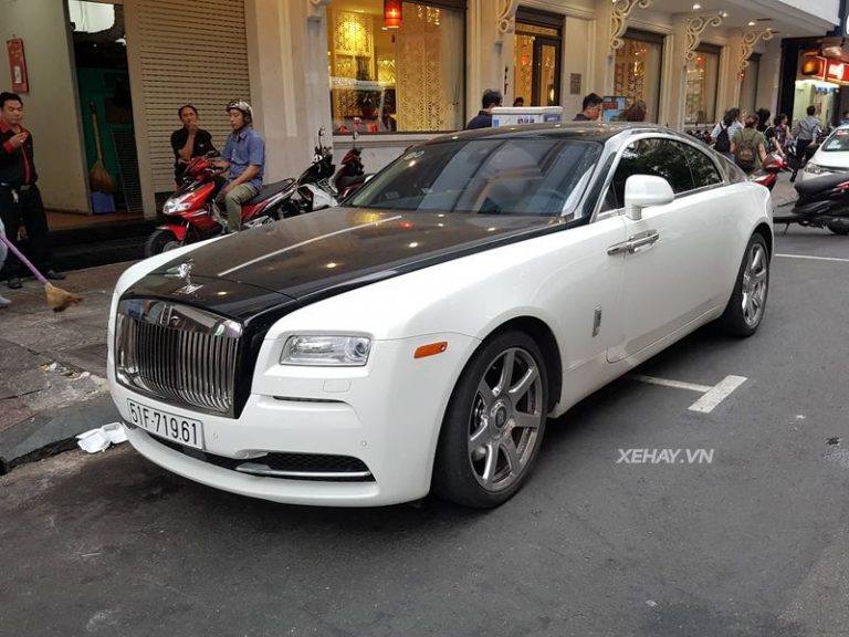 Rolls-Royce Wraith – xế cũ của của ông chủ Trung Nguyên xuống phố với phong cách Panda