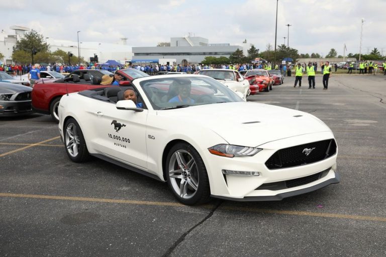 Ford Mustang thứ 10 triệu chính thức trình làng, mạnh mẽ hơn đời đầu gần 300 mã lực