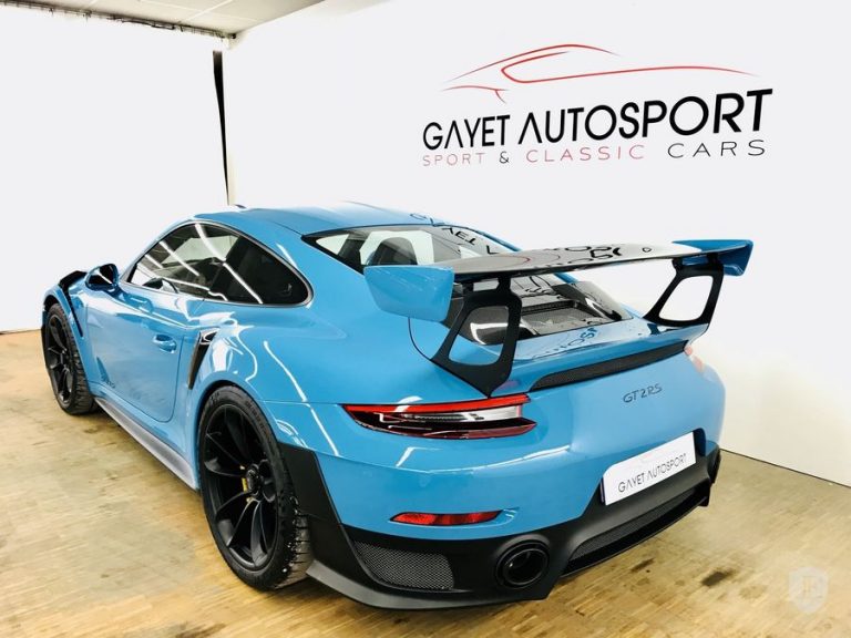 Chiêm ngưỡng Porsche 911 GT2 RS Miami Blue đặc biệt có giá 10 tỷ VNĐ