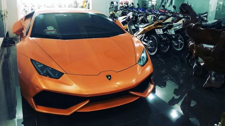 Lamborghini Huracan độ Novara Edizione trở về gần nguyên bản, đổi chủ lần thứ 3