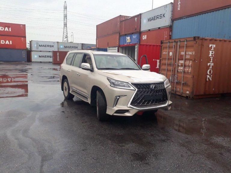 Limousine 4 chỗ Lexus LX570 Super Sport được nhập khẩu về Việt Nam, giá trên 10 tỷ đồng