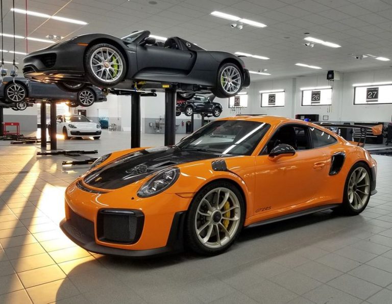 Khoác áo cam Pastel Orange, Porsche 911 GT2 RS 2018 xuất hiện như siêu sao ở Texas