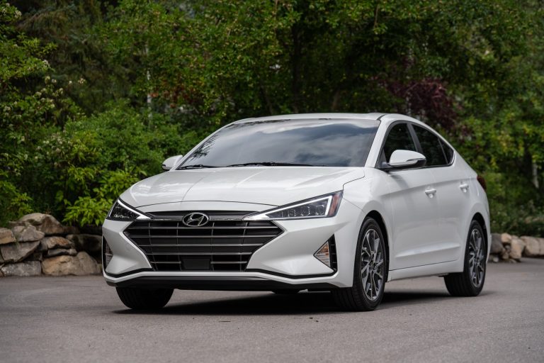 HYUNDAI ELANTRA 2019 CÓ GIÁ TỪ 17.985 USD