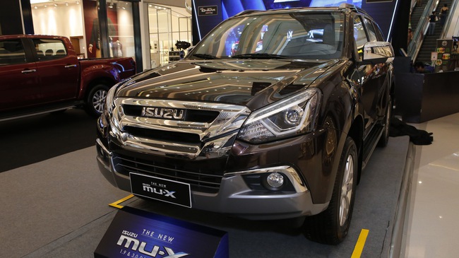 Ra mắt Isuzu mu-X 2018: SUV 7 chỗ rẻ nhất Việt Nam