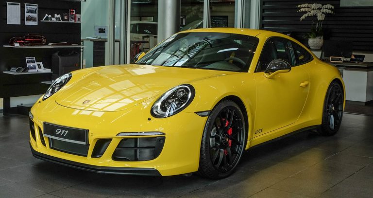 THÊM PORSCHE 911 CARRERA GTS ĐỜI MỚI HƠN 8 TỶ VỀ VIỆT NAM