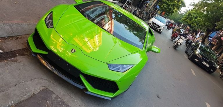 Sau gần 3 năm về Việt Nam, Lamborghini Huracan LP610-4 xanh cốm mới có đại gia “hỏi cưới”