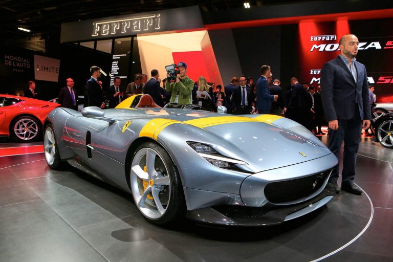 SIÊU PHẨM FERRARI MONZA SP1 VÀ SP2 TẠI SÂN KHẤU PARIS MOTOR SHOW