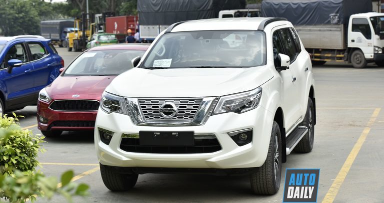 CẬN CẢNH NISSAN TERRA CẠNH TRANH FORTUNER VỪA VỀ VIỆT NAM