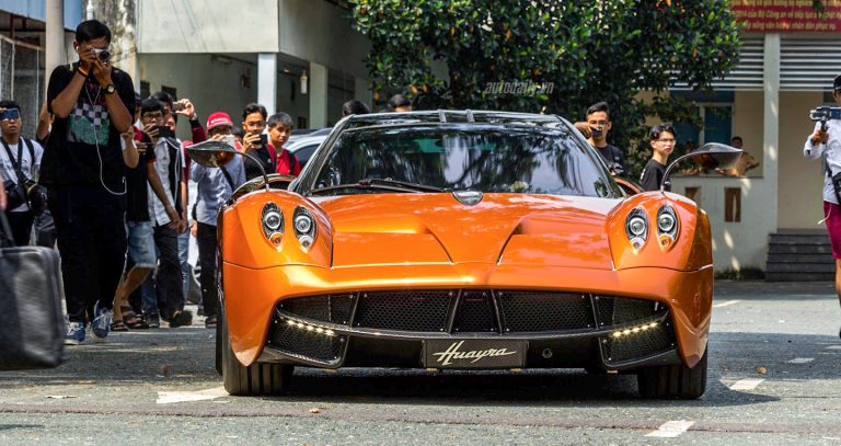 PAGANI HUAYRA HƠN 80 TỶ CỦA MINH NHỰA TIẾP TỤC ĐI BẤM BIỂN