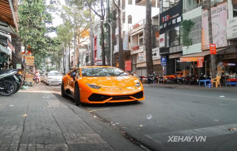 Sài Gòn: Lamborghini Huracan màu cam thứ 2 về Việt Nam “tái xuất giang hồ”