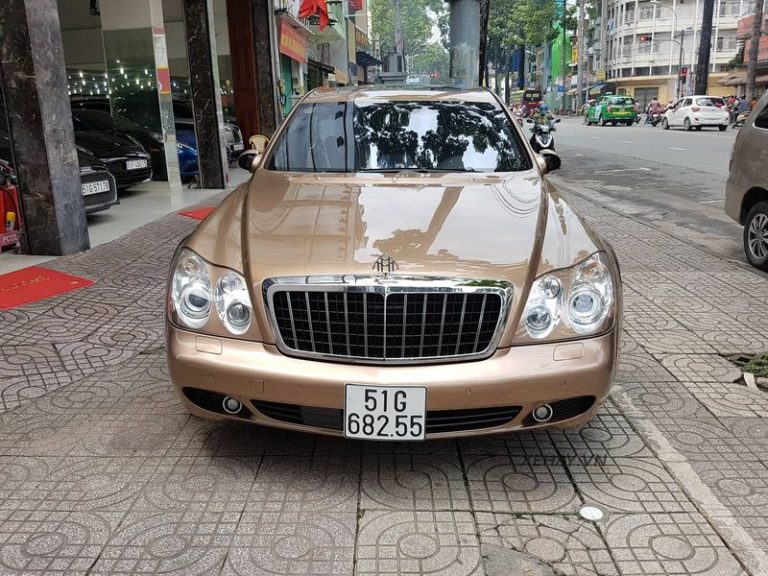 Maybach 57S vàng đồng độc nhất Việt Nam đeo biển số TP. Hồ Chí Minh