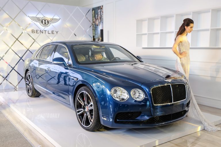 BENTLEY FLYING SPUR V8 S ĐẦU TIÊN TẠI VIỆT NAM CÓ GIÁ HƠN 16 TỶ ĐỒNG