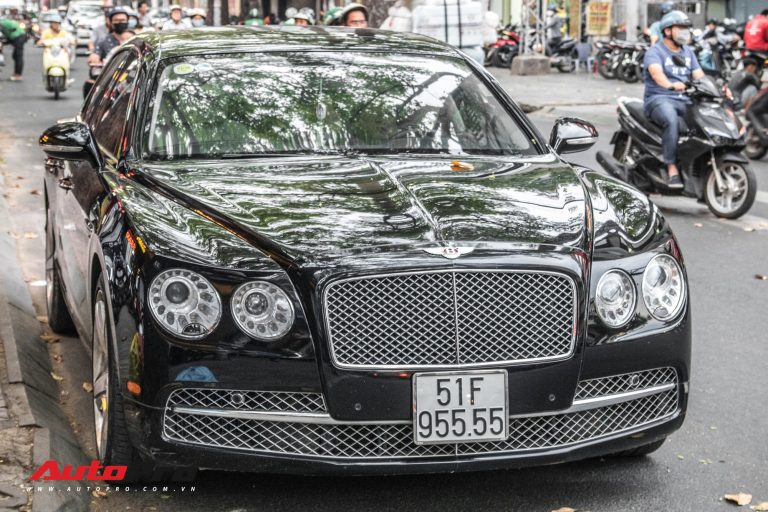 Xe siêu sang Bentley Flying Spur W12 biển số tứ quý 5 của đại gia Sài Gòn