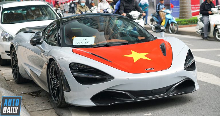 SIÊU XE MCLAREN 720S DÁN TEM CỜ ĐỎ SAO VÀNG CỔ VŨ TUYỂN VIỆT NAM