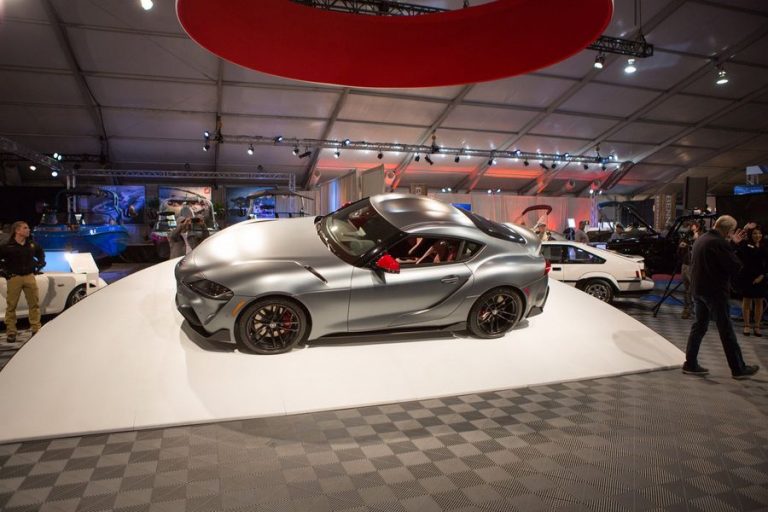 Toyota GR Supra 2020 độc nhất vô nhị được bán với giá 49 tỷ VNĐ