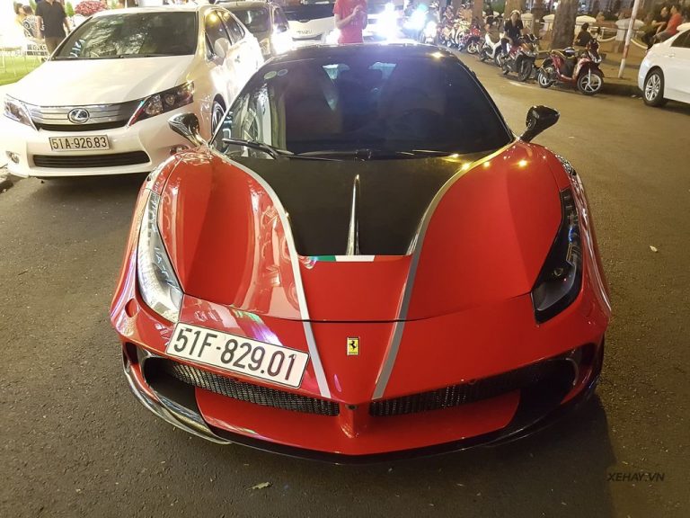 Gặp Ferrari 488 GTB độ Mansory hầm hố nhất Việt Nam