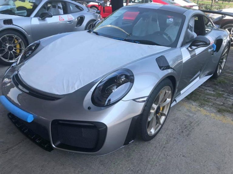 Siêu xe mạnh nhất dòng 911 của nhà Porsche – GT2 RS 2018 đã có mặt tại Hà Nội