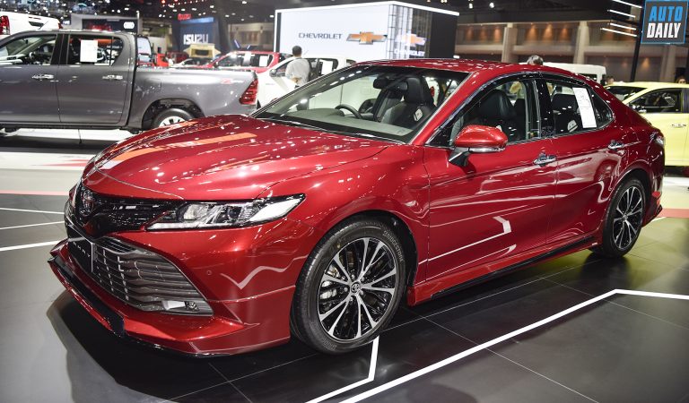 ẢNH CHI TIẾT TOYOTA CAMRY 2019