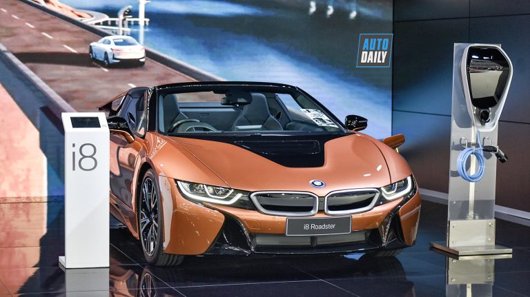 CHI TIẾT BMW I8 ROADSTER GIÁ GẦN 9,5 TỶ ĐỒNG TẠI THÁI LAN