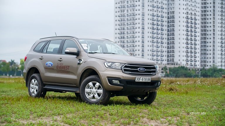 Ford Everest Ambiente AT 4×2 – Chiếc SUV 7 chỗ đáng tiền nhất?