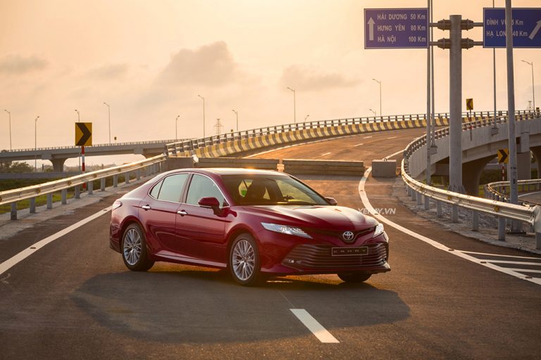 Toyota Camry 2.5Q 2019 – Ông hoàng phân khúc sedan hạng D