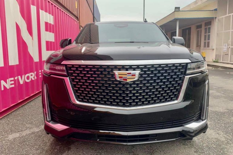 ‘Khủng long’ Cadillac Escalade 2021 đầu tiên cập bến Việt Nam: Giá khoảng 8 tỷ đồng, động cơ mới siêu tiết kiệm, dành cho đại gia không thích Lexus LX 570