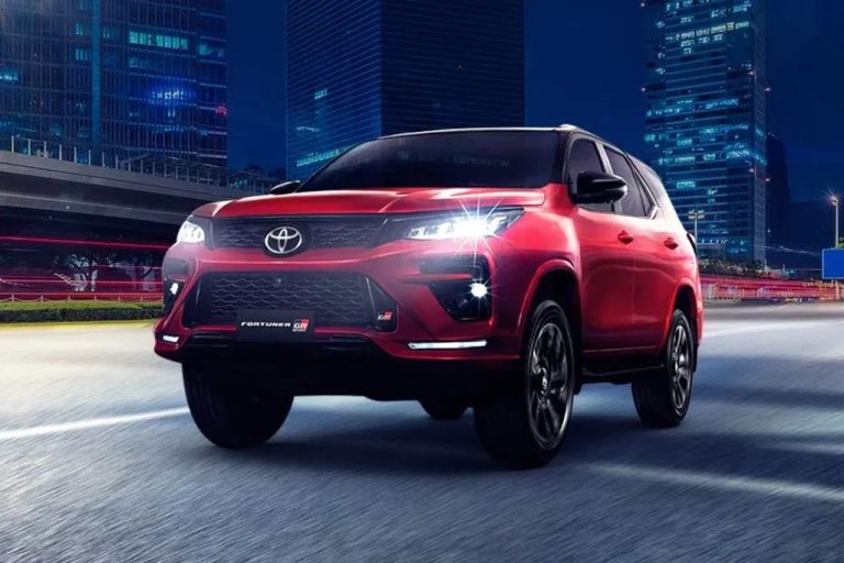 Toyota Fortuner GR Sport 2024 lộ diện: Nâng cấp nhẹ, tăng giá bán