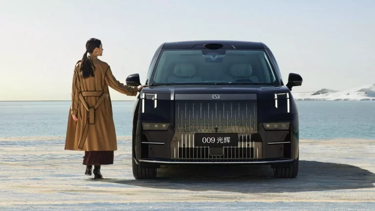 ZEEKR 009 GRAND RA MẮT: ‘MINIVAN ROLLS-ROYCE’ CỦA TRUNG QUỐC