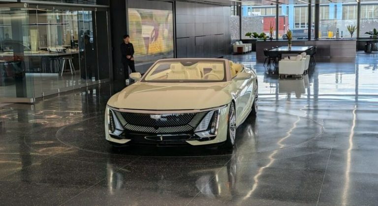 Cadillac Sollei Concept ra mắt: Xe điện mui trần siêu sang với hàng loạt trang bị xa xỉ