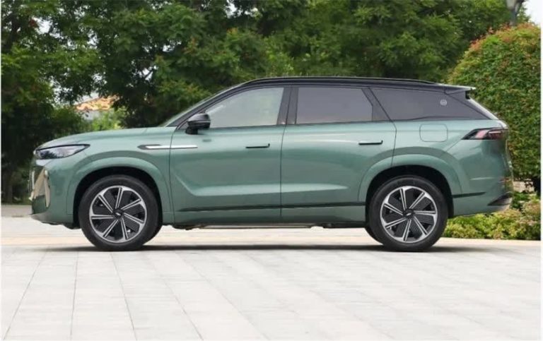 Hãng xe vừa vào VN ra mắt mẫu SUV mới: Ngang ngửa Hyundai Santa Fe, giá tương đương 700 triệu đồng