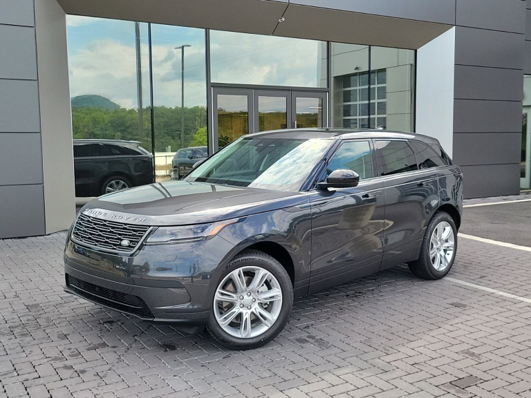 Đại lý mở cọc Range Rover Velar 2024: 2 phiên bản, giá từ 4,3 tỷ, xe về cuối năm, đã có 10 khách đặt